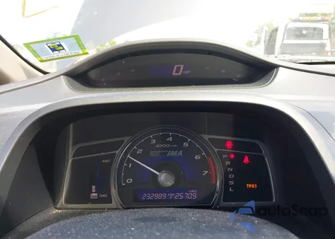 2011 Honda Civic Hybrid from USA, damaged, VIN JHMFA3F28BS000268